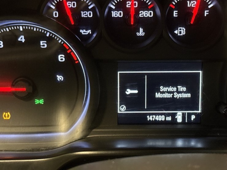 2020-chevrolet-silverado-3500hd-image-22