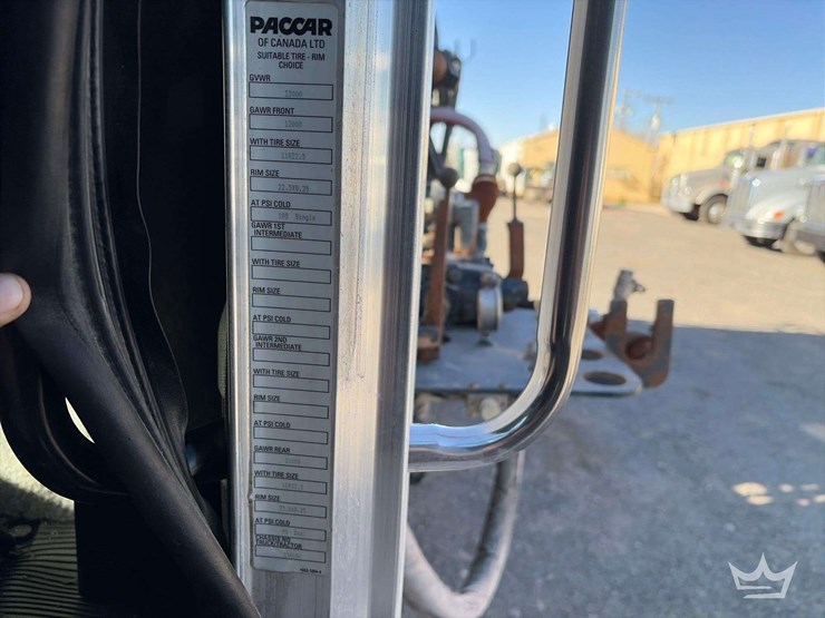 2016-peterbilt-337-image-5