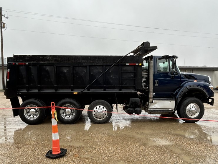 2015-international-7600-image-7