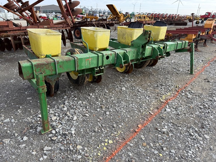 12-john-deere-12-image-2