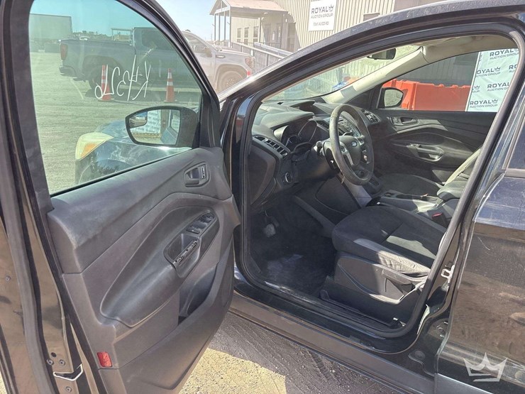 2015-ford-escape-image-5