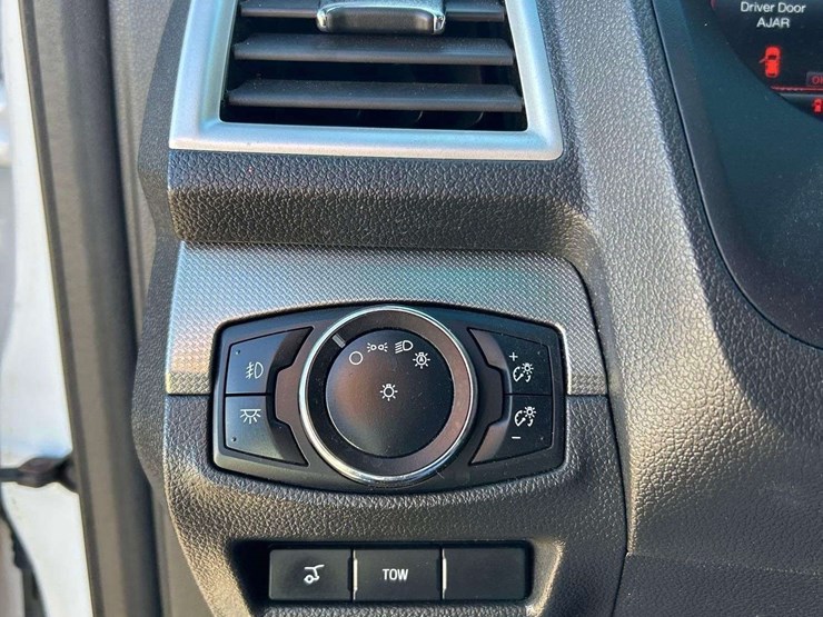 2014-ford-explorer-image-18