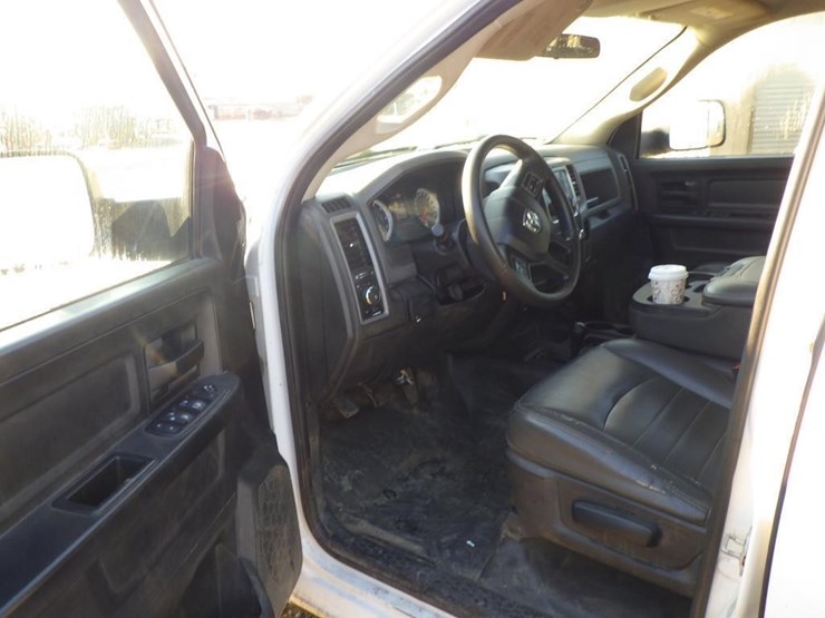 2015-dodge-2500-image-5