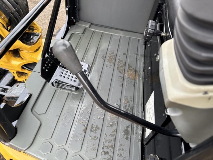 2018-caterpillar-303-image-30