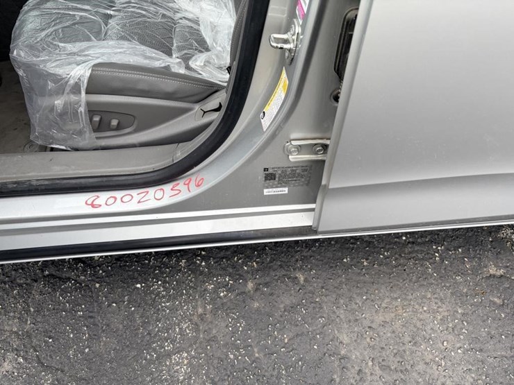 2019-chevrolet-impala-sedan-image-15