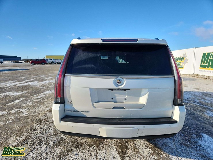 2015-cadillac-escalade-image-7