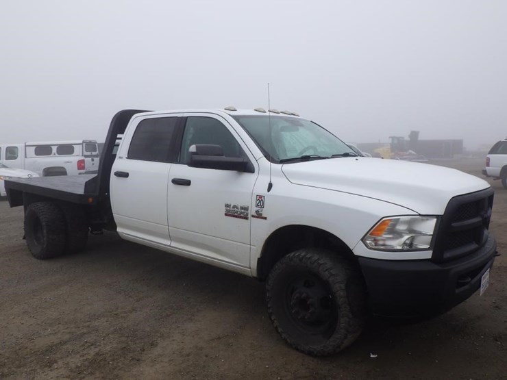 2016-dodge-3500-image-2