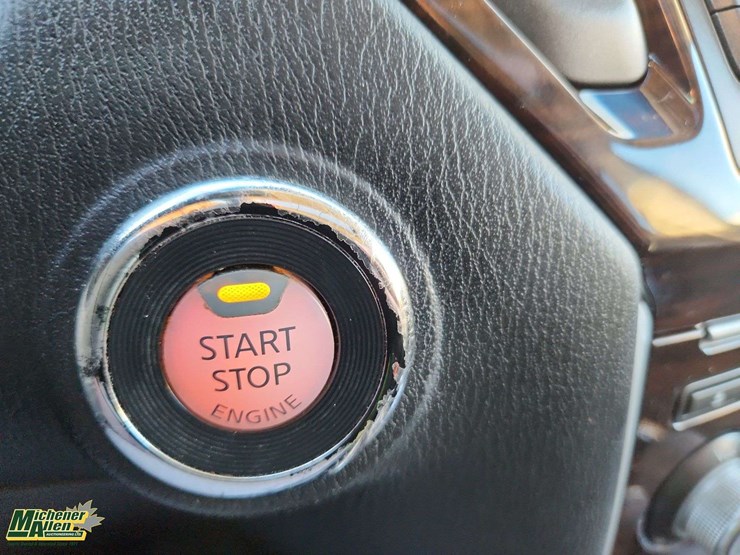 2014-nissan-pathfinder-image-28