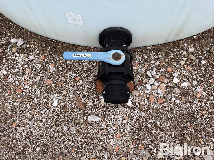 norwesco-2,500-gal-liquid-storage-tank-image-18