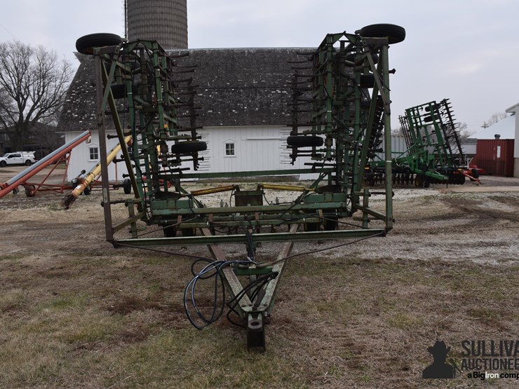 john-deere-1050-image-2