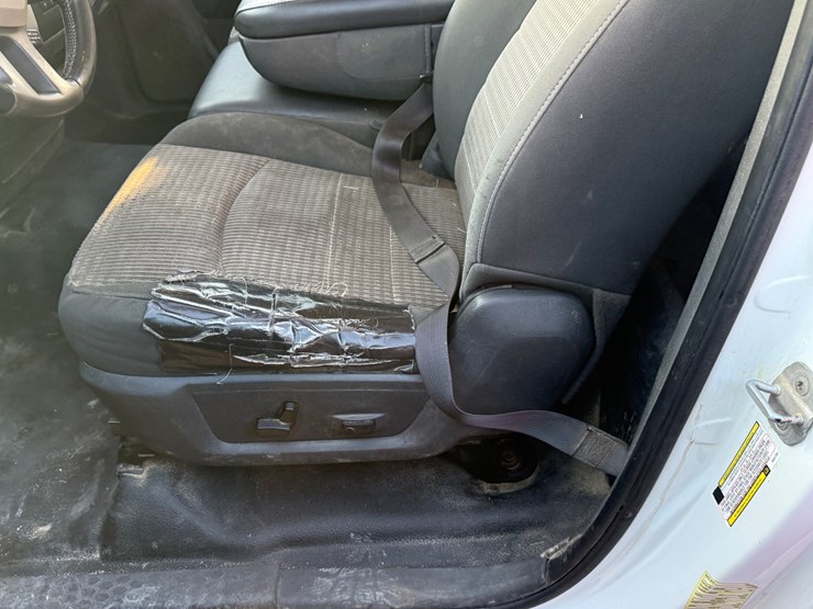 2011-dodge-ram-3500-image-17