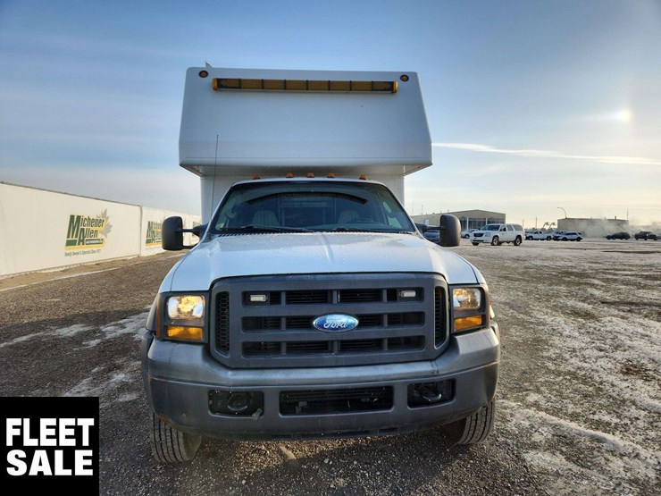 2005-ford-f550-image-9