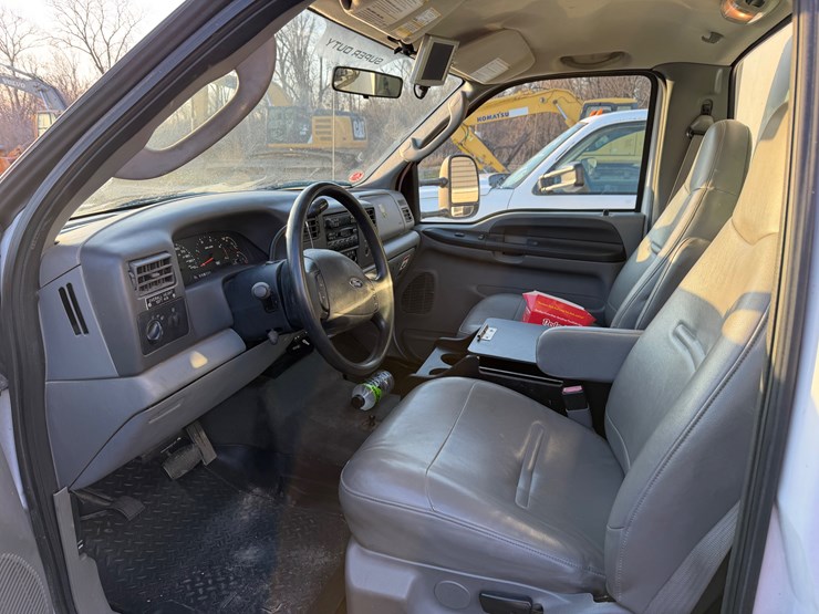 2004-ford-f550-image-6