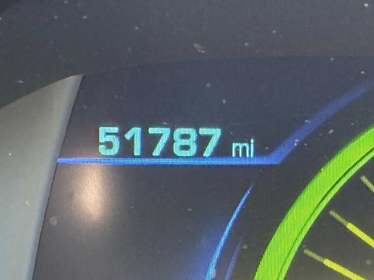 2018-chevrolet-volt-sedan-image-16