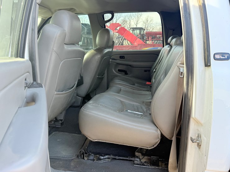 2006-gmc-3500-image-36