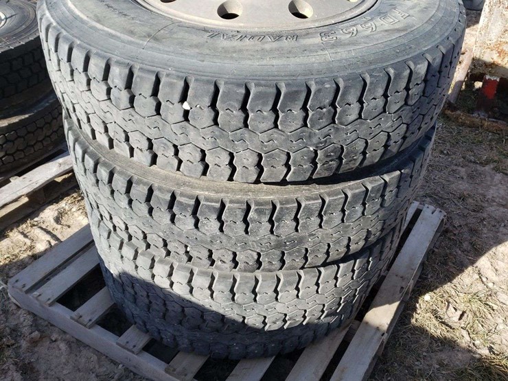 4-295/75r22.5-tires-and-rims-image-4