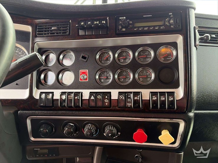 2012-kenworth-t800-image-19