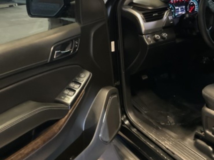 2020-chevrolet-tahoe-image-23