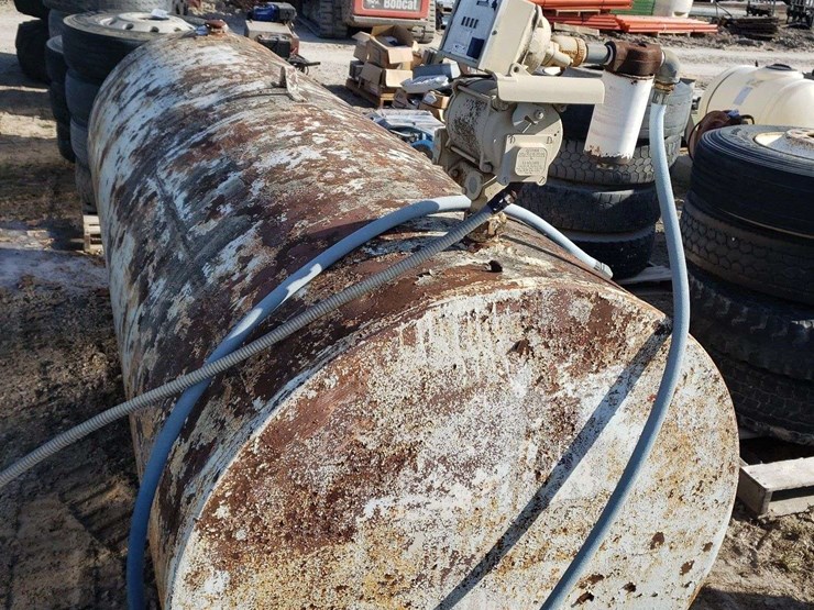 1000-gallon-fuel-tank-with-electric-pump-image-2