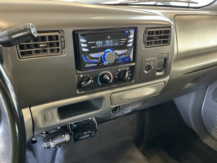 2002-ford-f550-image-19