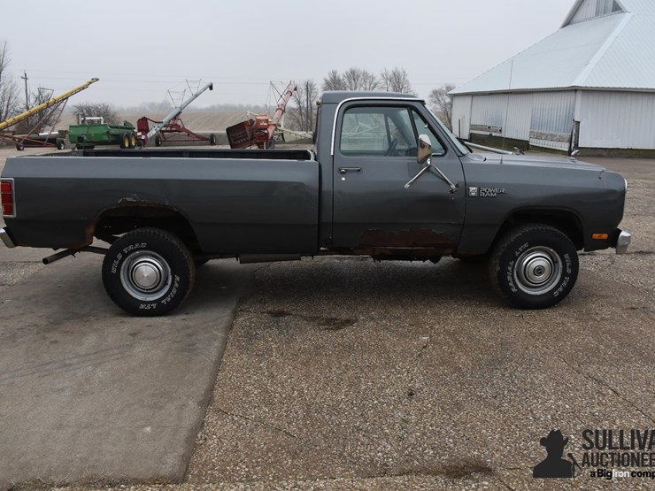 1984-dodge-w350-image-4