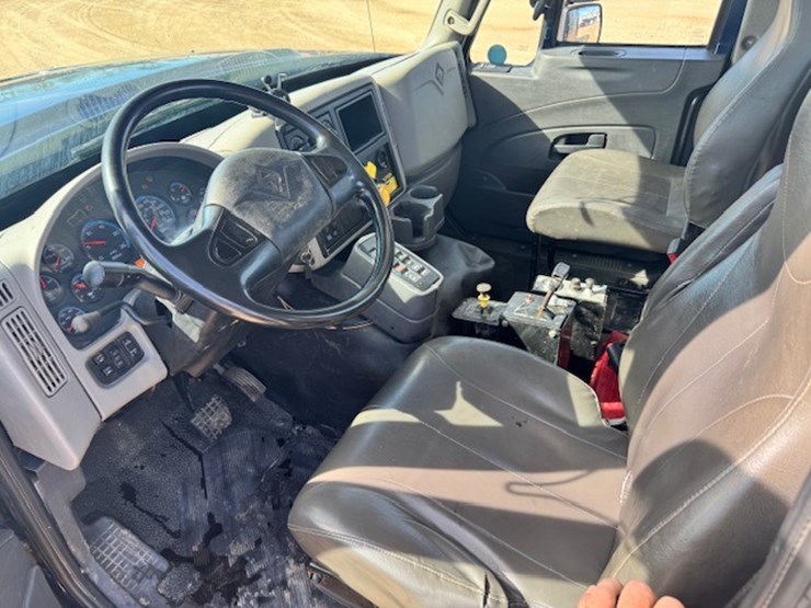 2015-international-7600-image-18