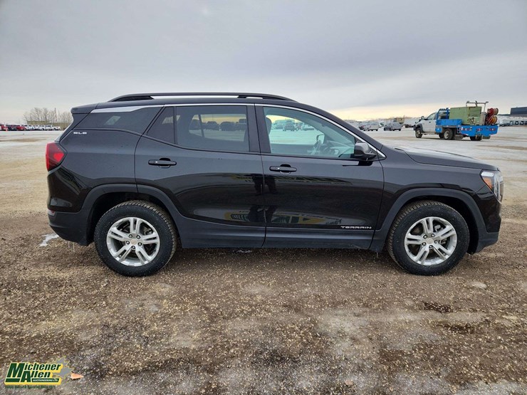 2022-gmc-terrain-sle-image-8