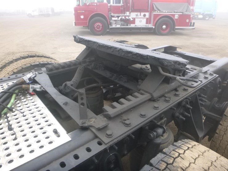 2017-international-prostar-image-9