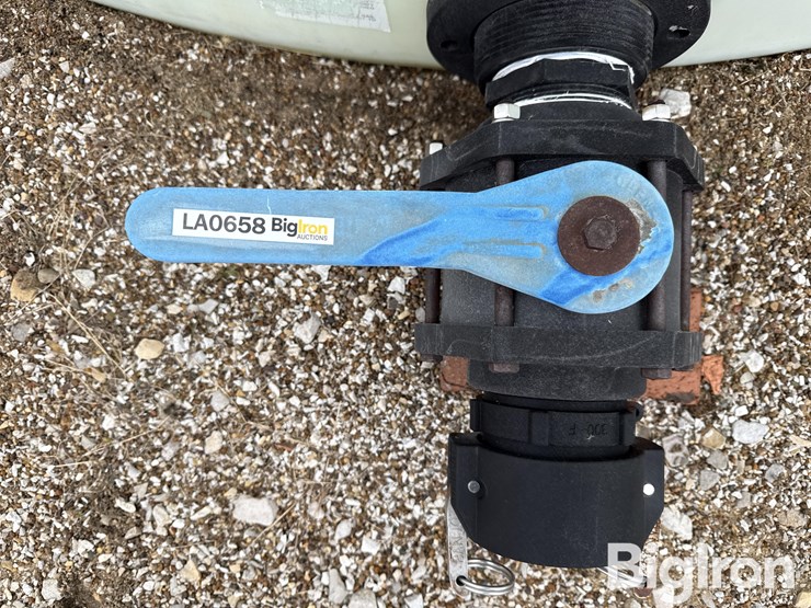 norwesco-2,500-gal-liquid-storage-tank-image-17