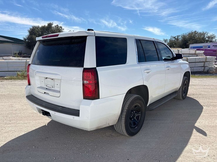2019-chevrolet-tahoe-image-3