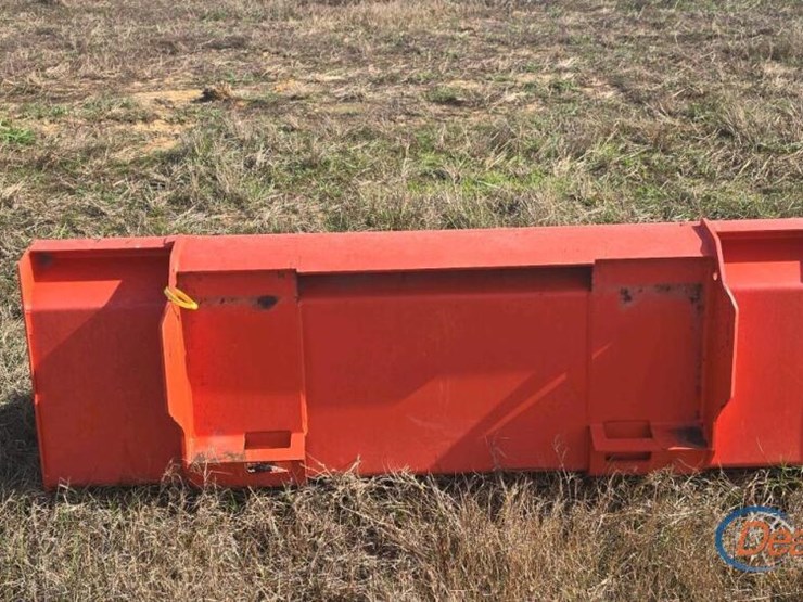 kubota-6'-quick-attach-bucket-image-3
