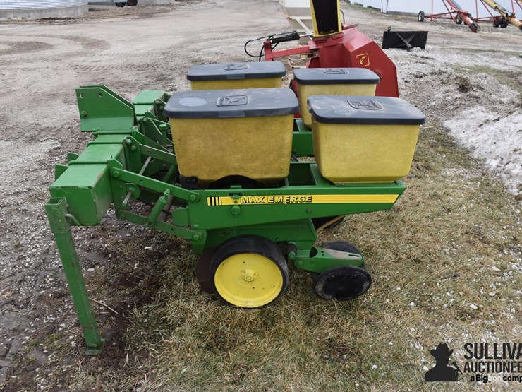 john-deere-2r30-planter-image-8