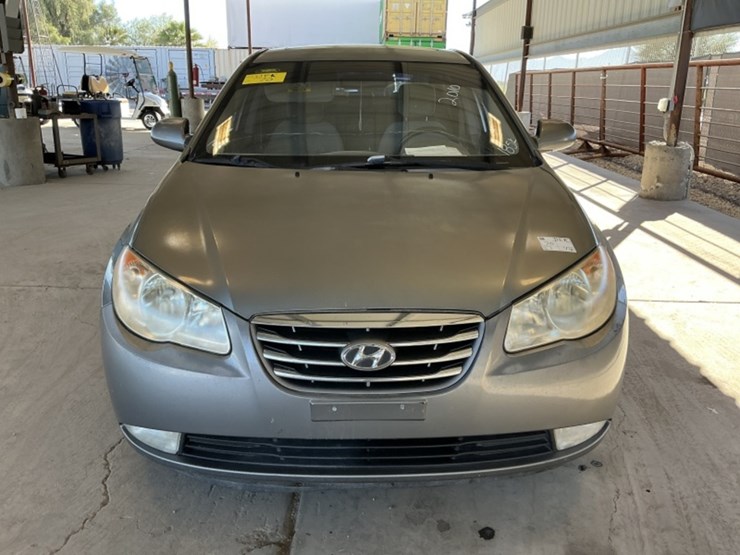 2010-hyundai-elantra-sdn-image-3