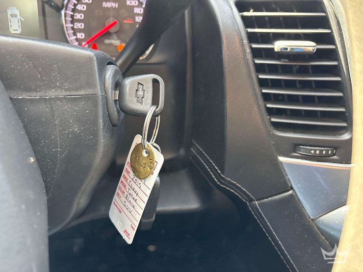 2015-chevrolet-tahoe-image-21