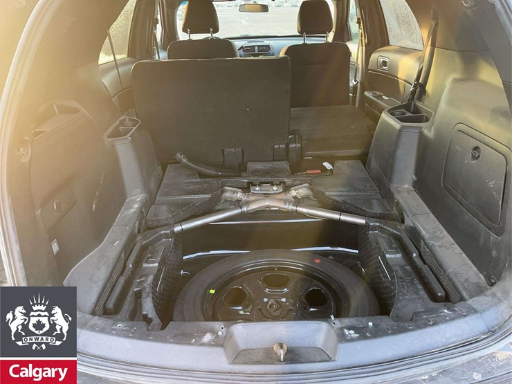 2019-ford-explorer-image-16