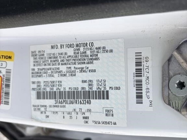 2015-ford-fusion-sedan-image-17