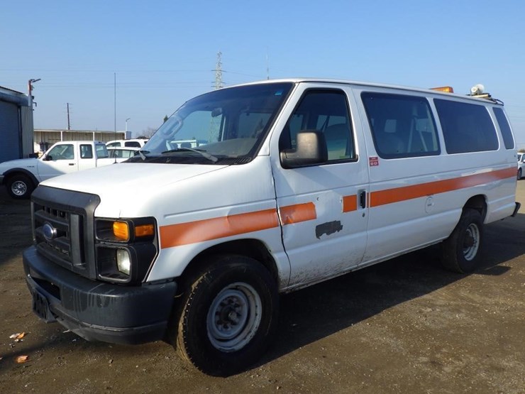 2008-ford-econoline-350-image-1