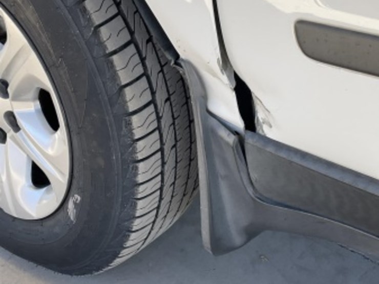 2017-chevrolet-traverse-ls-image-10