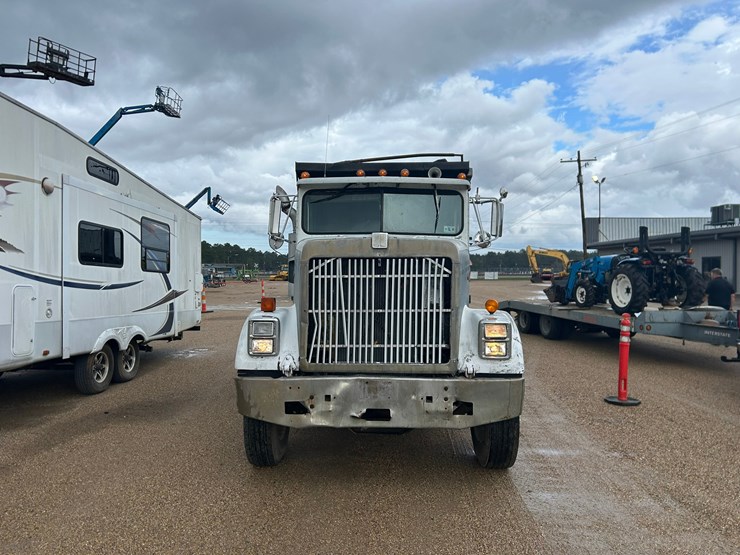 #2558-•-1990-international-dump-truck-image-3