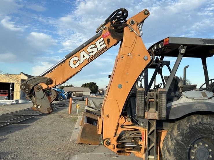 2017-case-580sn-image-12