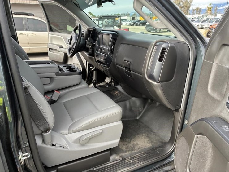 2018-chevrolet-silverado-crew-cab-image-9