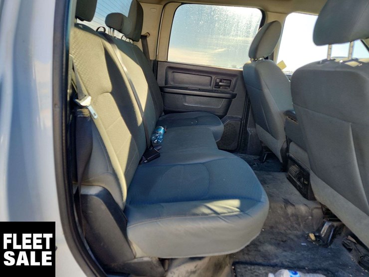 2014-dodge-1500-image-18