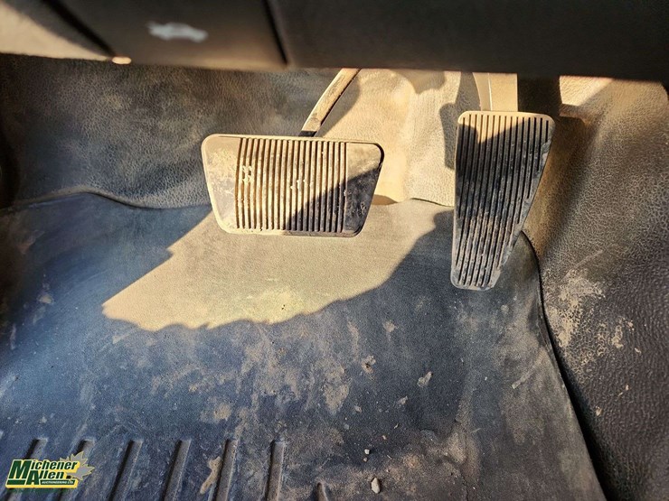 2016-dodge-2500-image-24