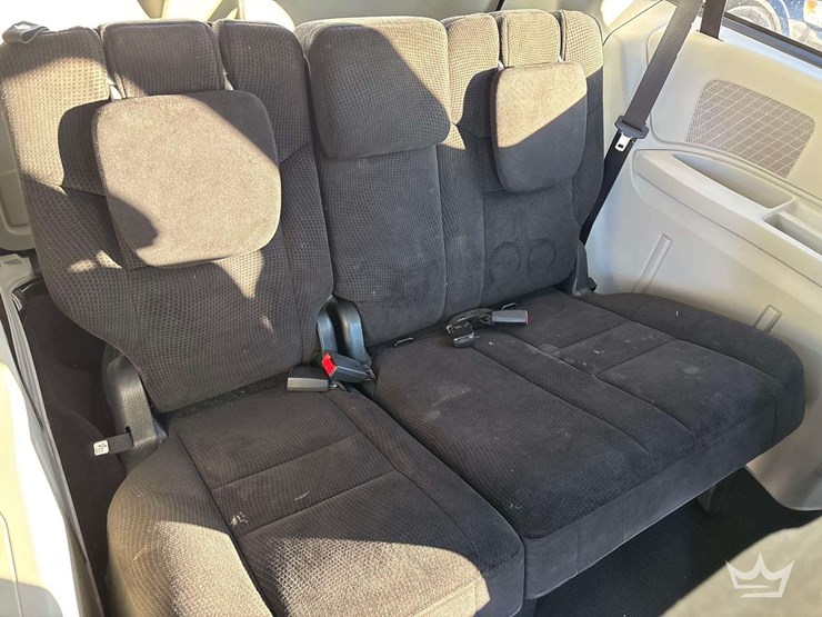 2014-dodge-grand-caravan-image-23