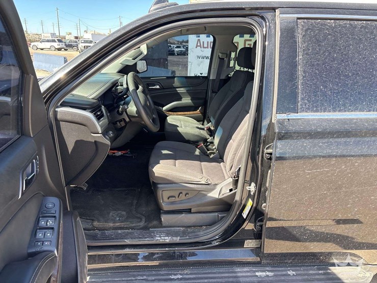 2015-chevrolet-tahoe-image-10