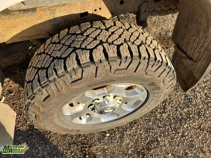 2016-dodge-2500-image-11