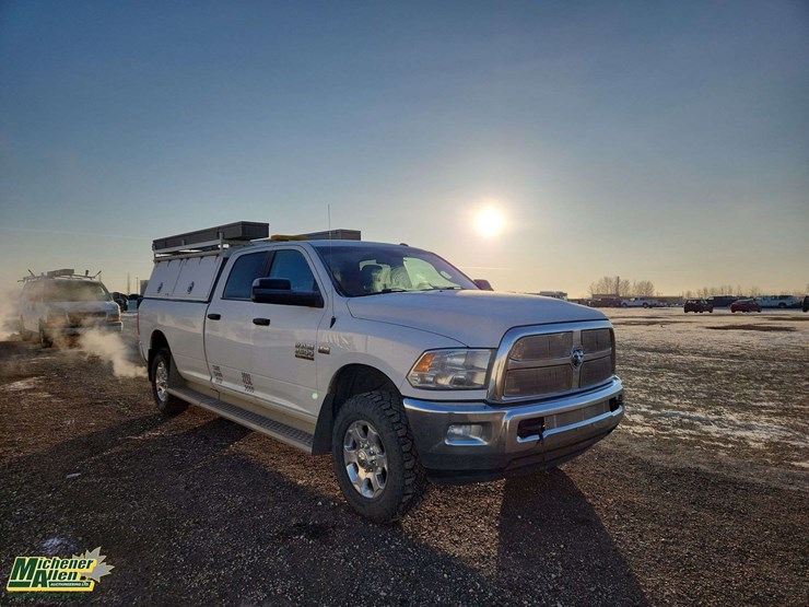 2016-dodge-2500-image-2