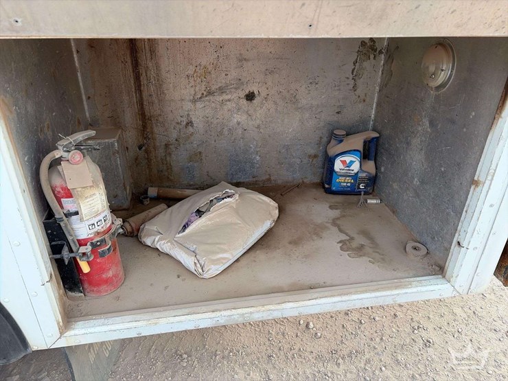 2009-international-7300-image-29