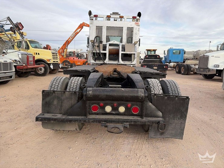 2014-kenworth-t800-image-27