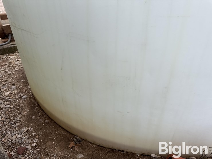 norwesco-2,500-gal-storage-tank-image-9